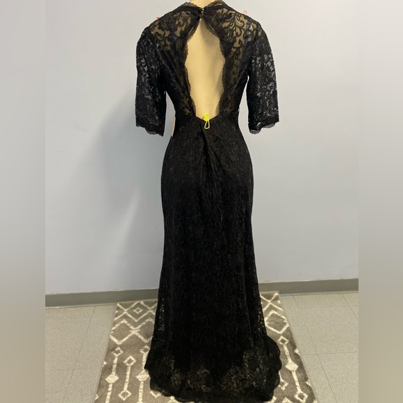 NEW Saison Blanche Couture 3/4 Sleeves Long Lace Dress Size 12. - Picture 2 of 11